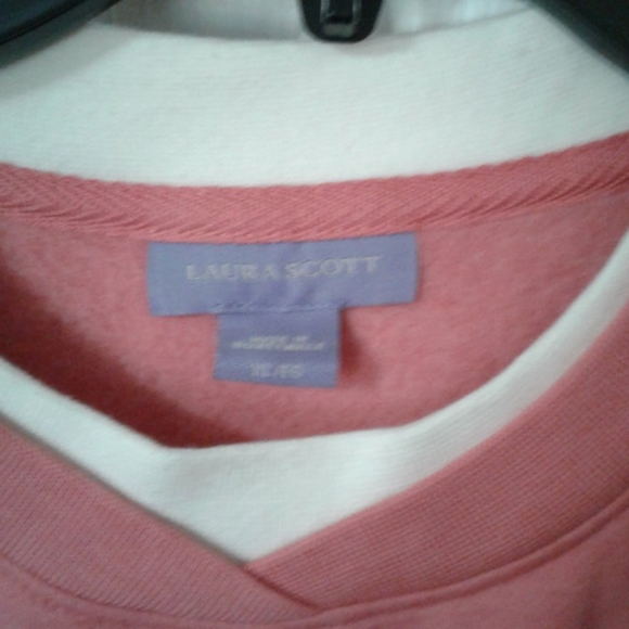 Ladies sweatshirt. - Picture 2 of 3